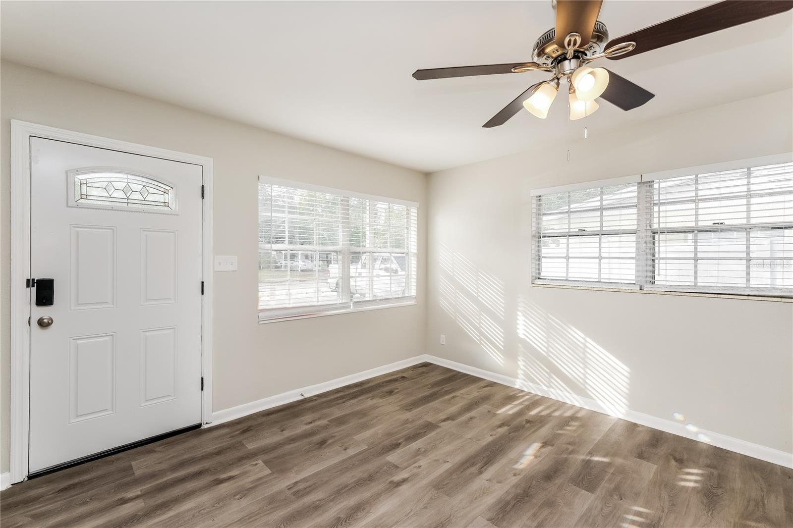 Image 3 of 16 For 4109 Bay Avenue