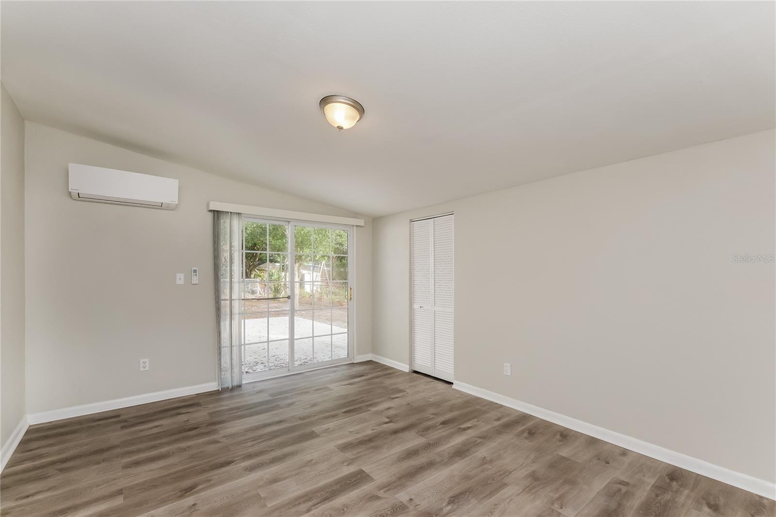 Image 8 of 16 For 4109 Bay Avenue