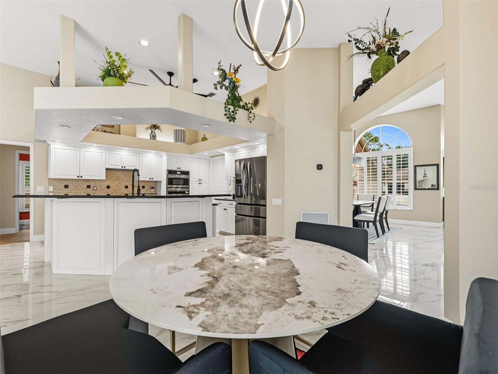 Listing photo id 13 for 16308 Colwood Drive