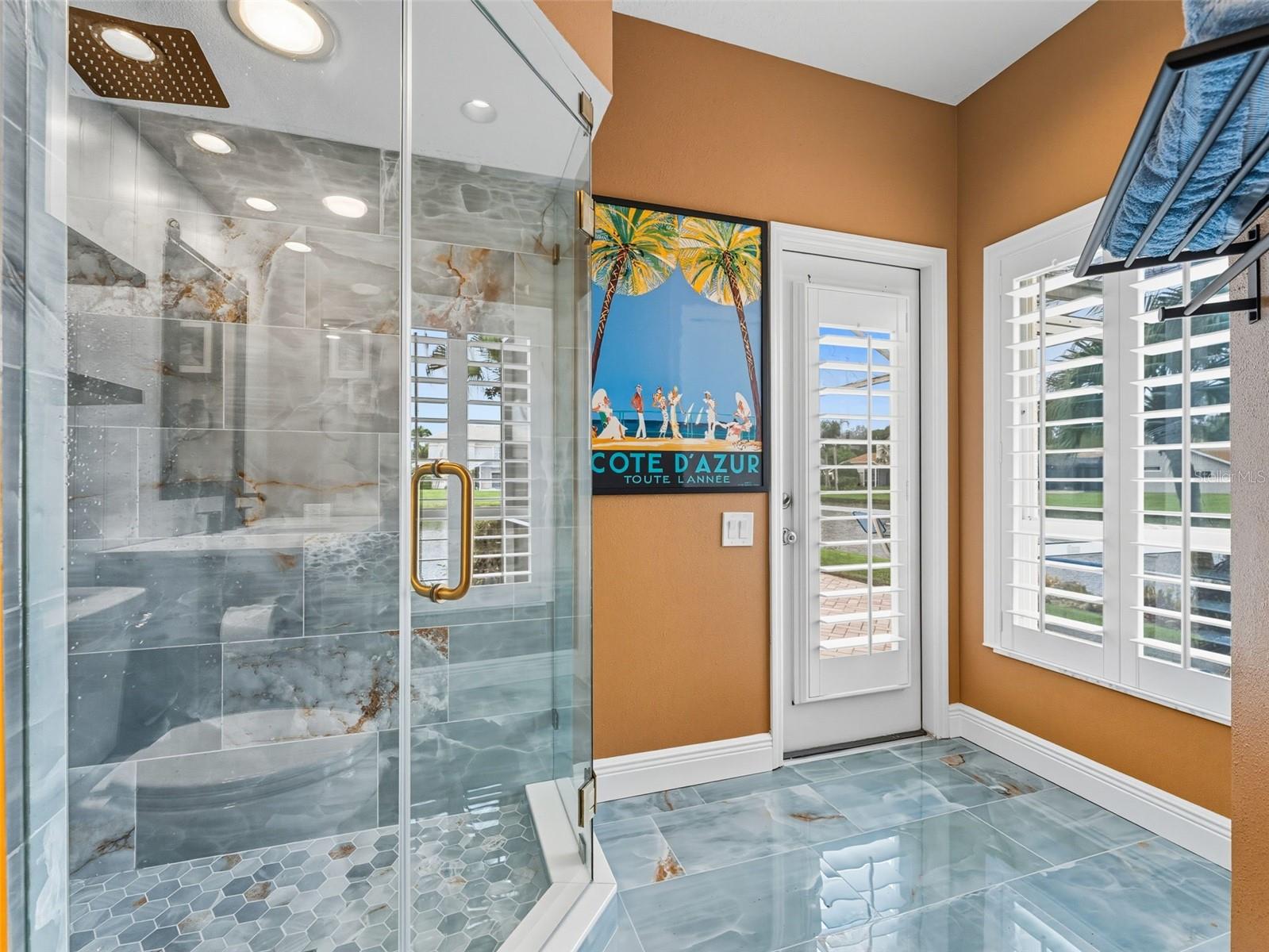 Listing photo id 21 for 16308 Colwood Drive
