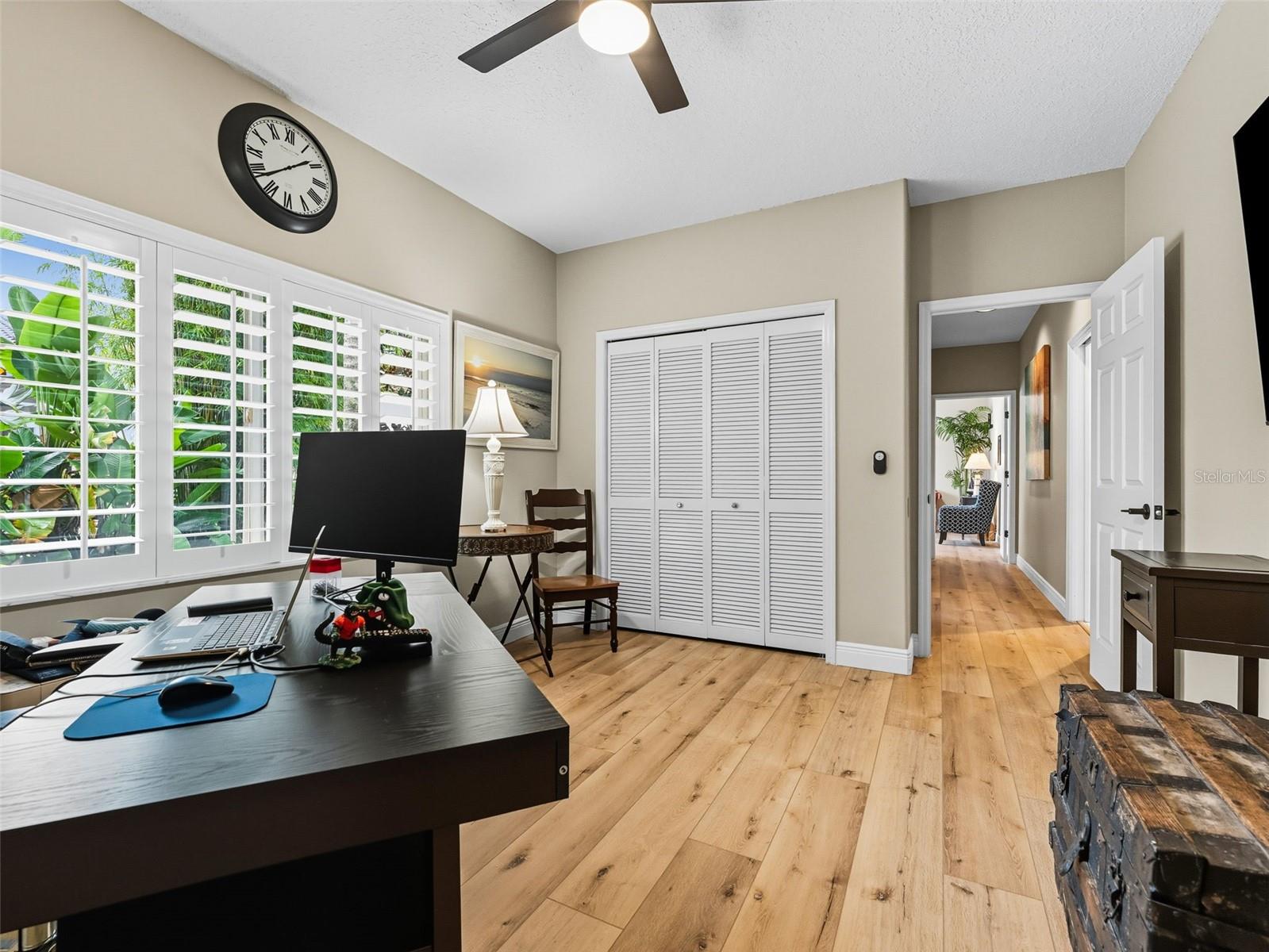 Listing photo id 23 for 16308 Colwood Drive