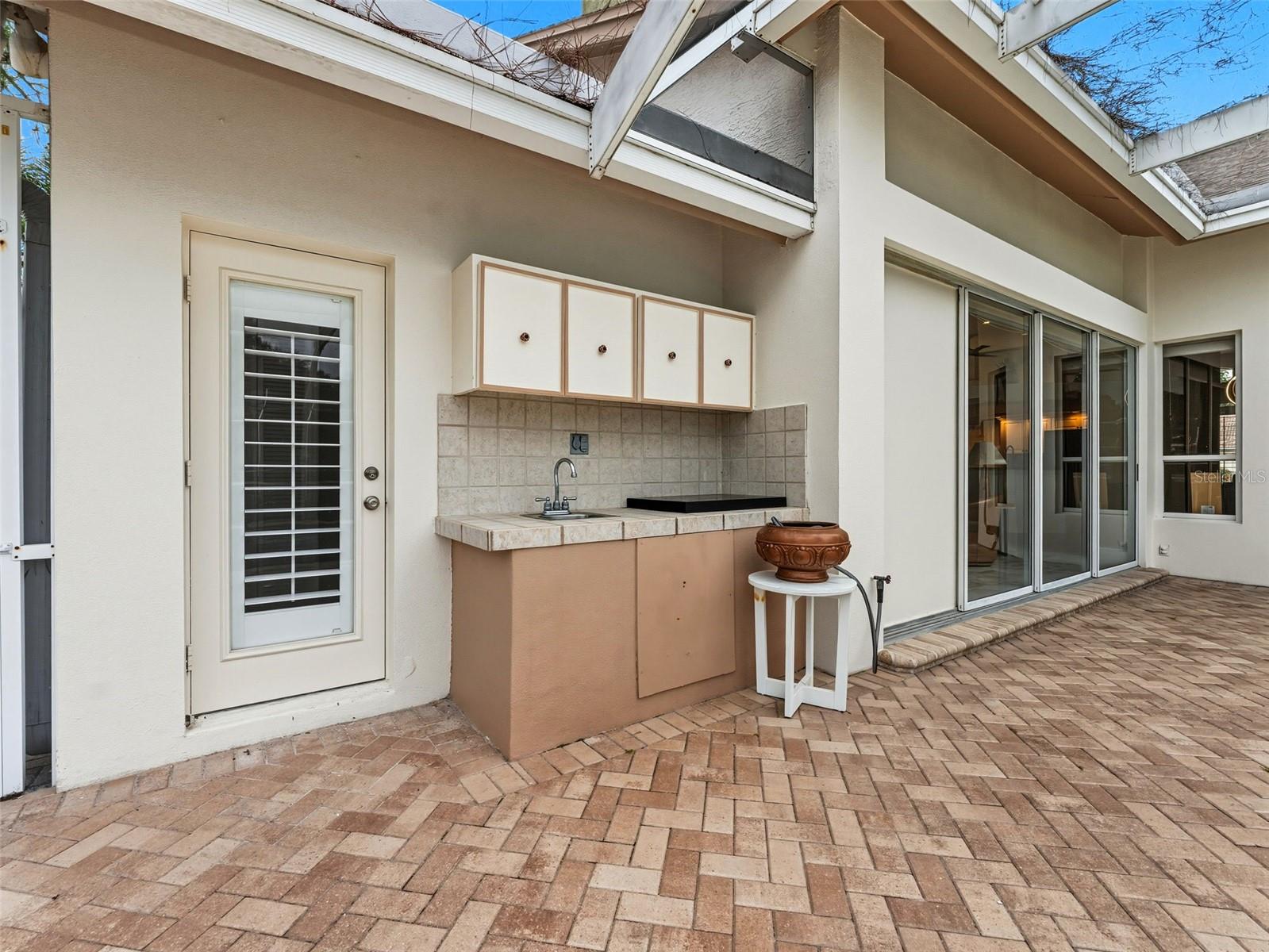 Listing photo id 31 for 16308 Colwood Drive