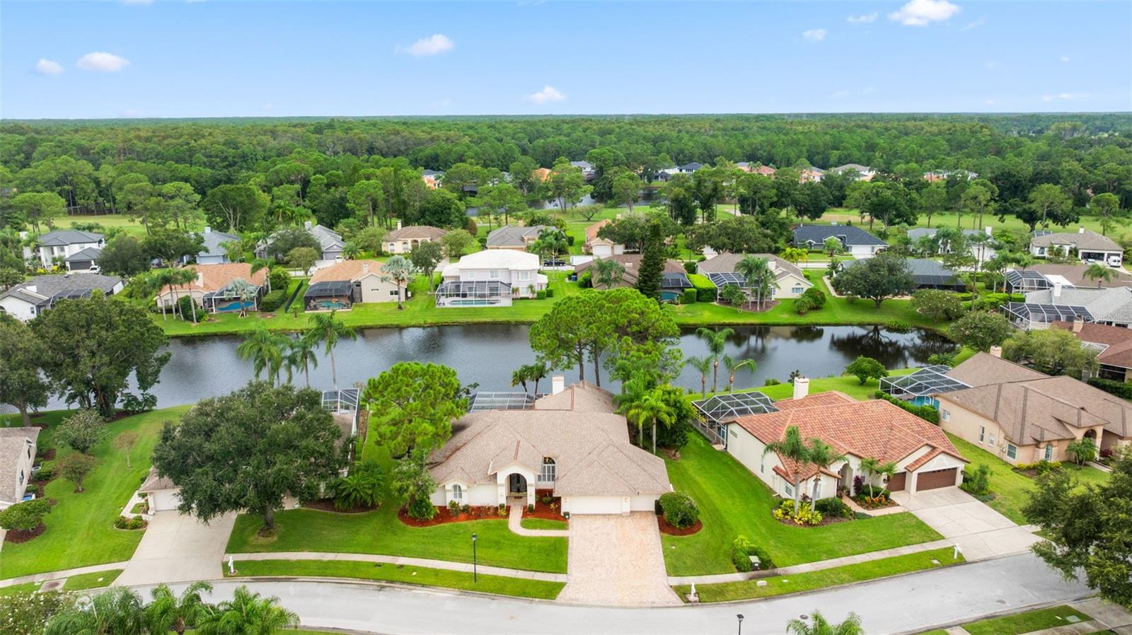 Listing photo id 38 for 16308 Colwood Drive