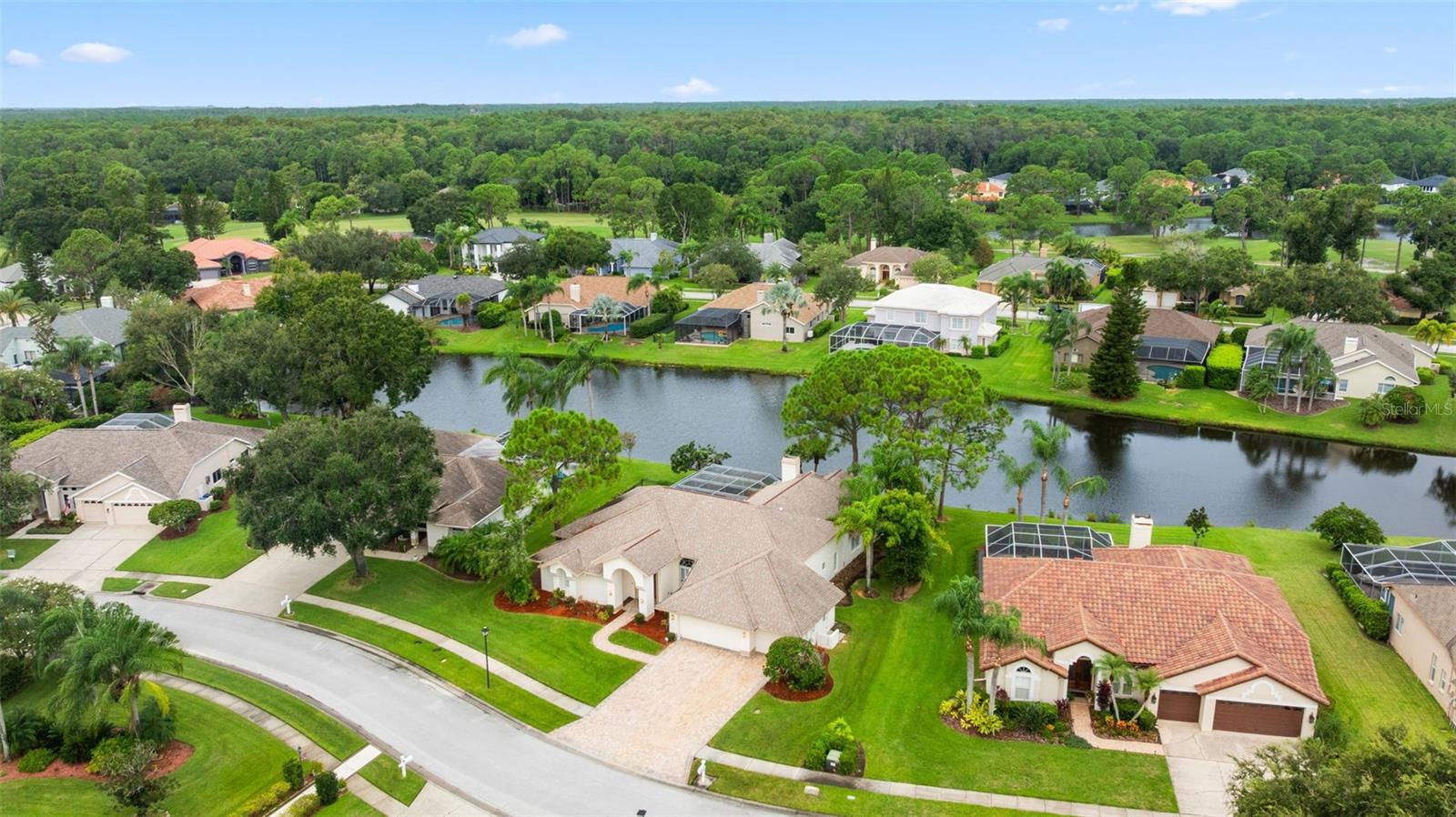 Listing photo id 39 for 16308 Colwood Drive