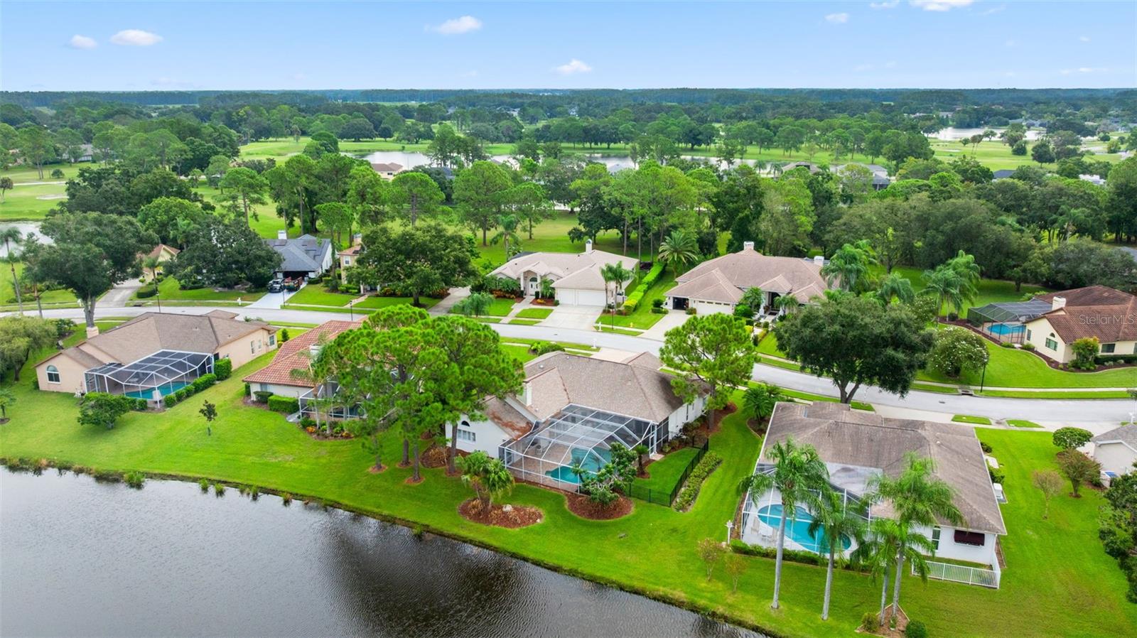 Listing photo id 41 for 16308 Colwood Drive