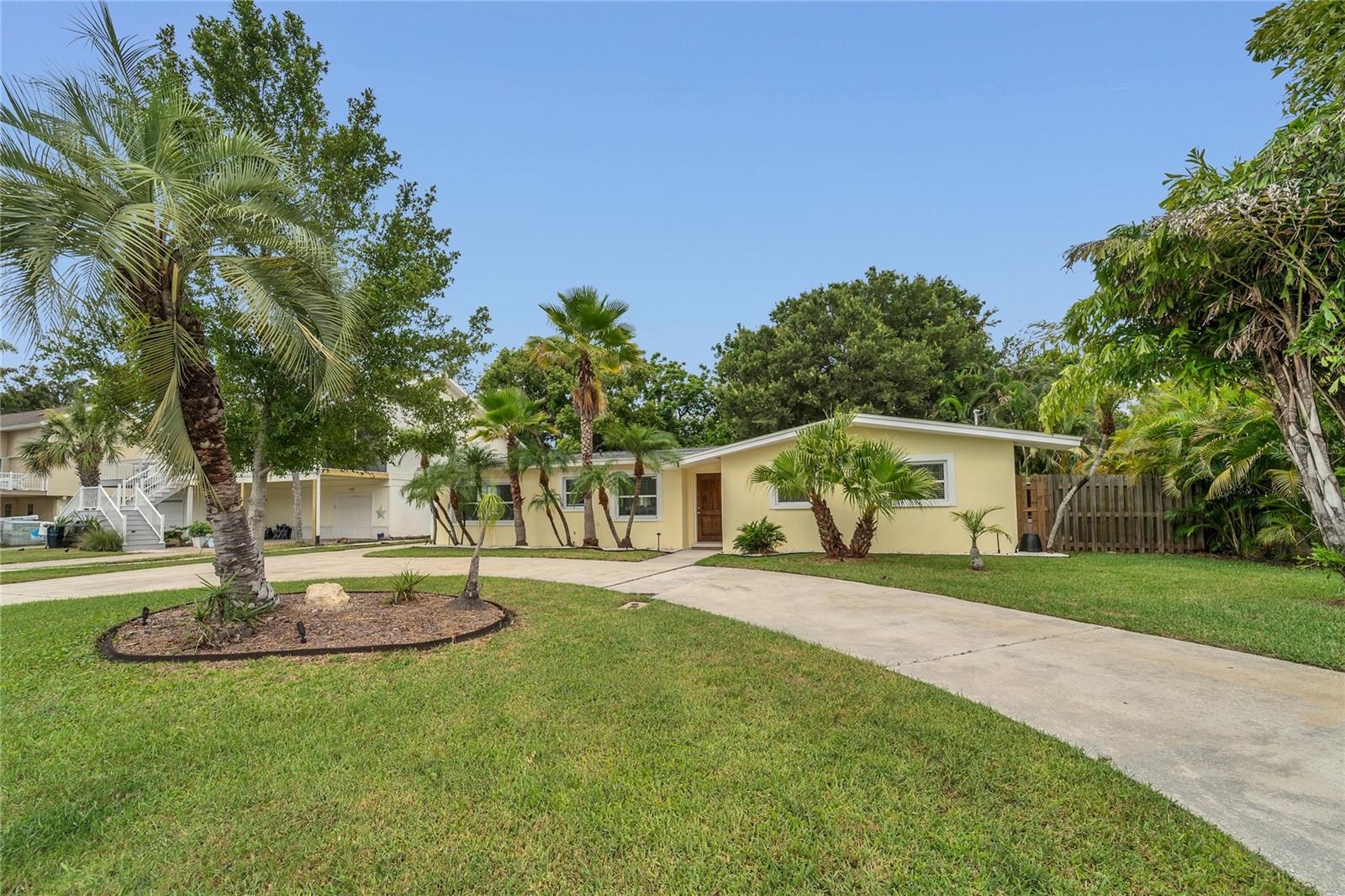 Image 2 of 37 For 312 Lagoon Drive