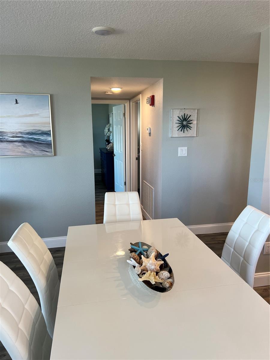 Image 11 of 21 For 1270 Gulf Boulevard 401