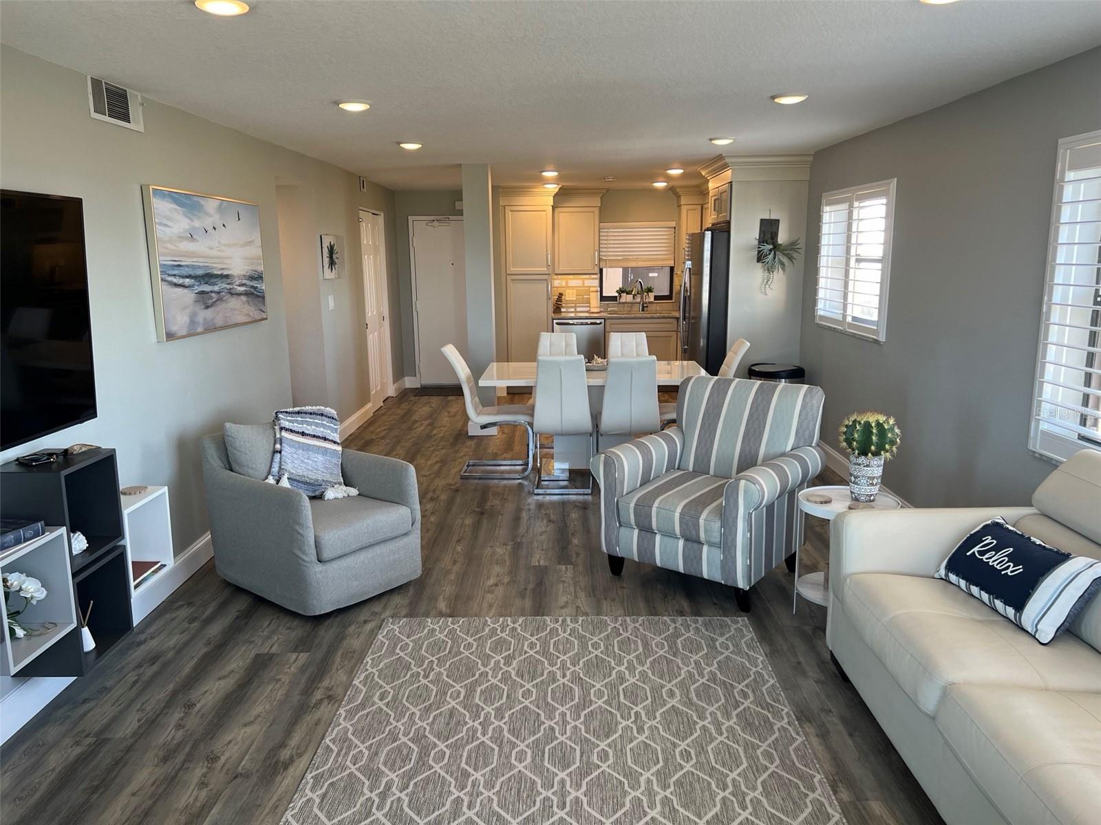 Image 4 of 21 For 1270 Gulf Boulevard 401