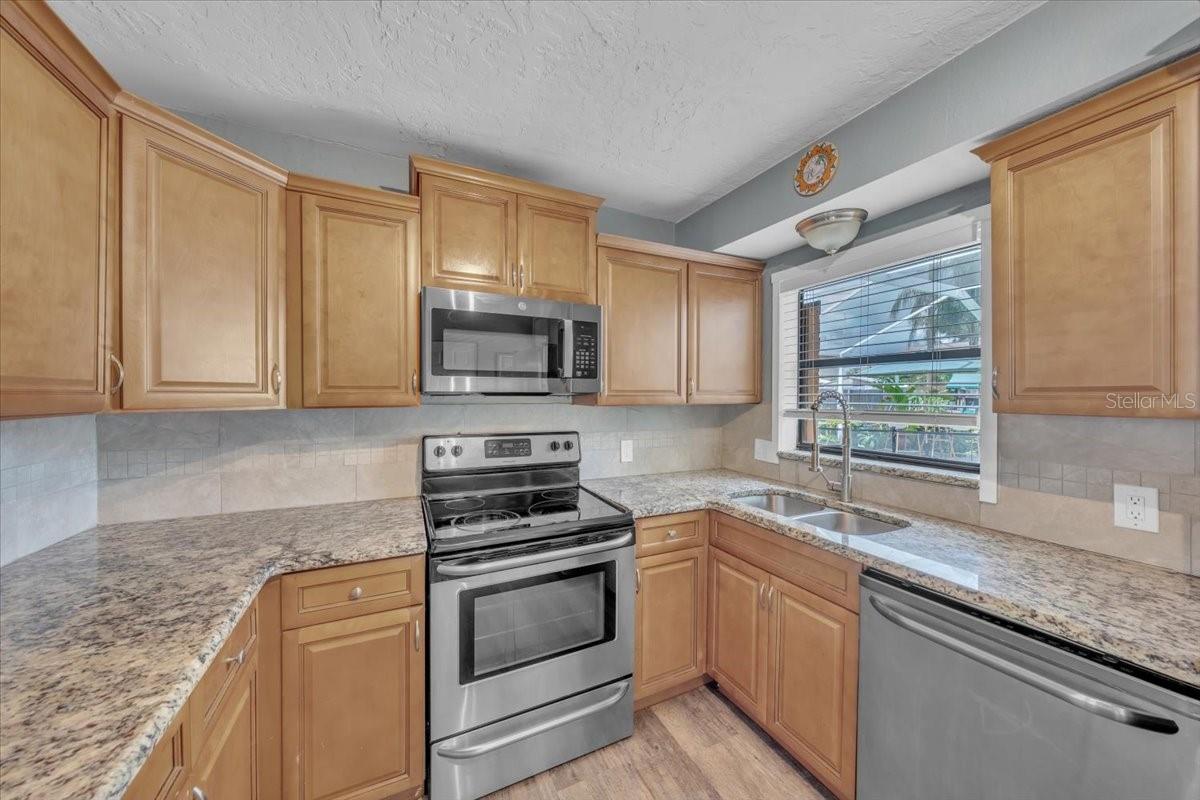 Image 17 of 57 For 2701 48th Avenue N