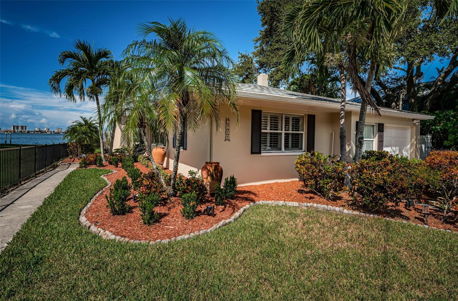Image 11 of 61 For 1748 Sunset Drive