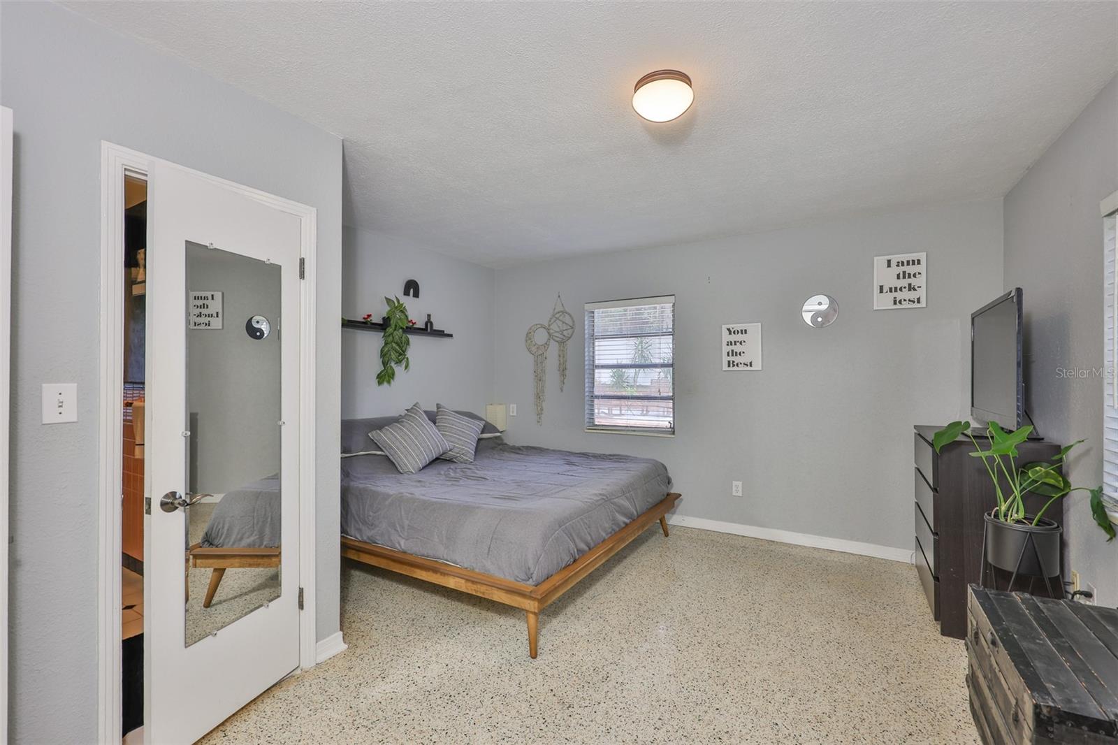 Listing photo id 24 for 10406 Cliff Circle