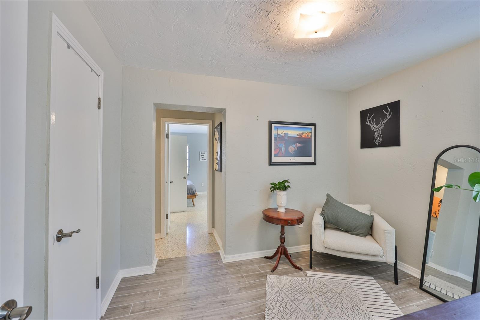 Listing photo id 28 for 10406 Cliff Circle
