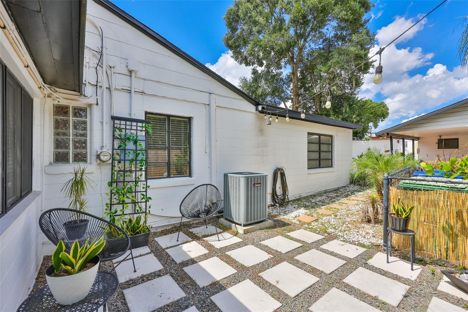 Listing photo id 31 for 10406 Cliff Circle