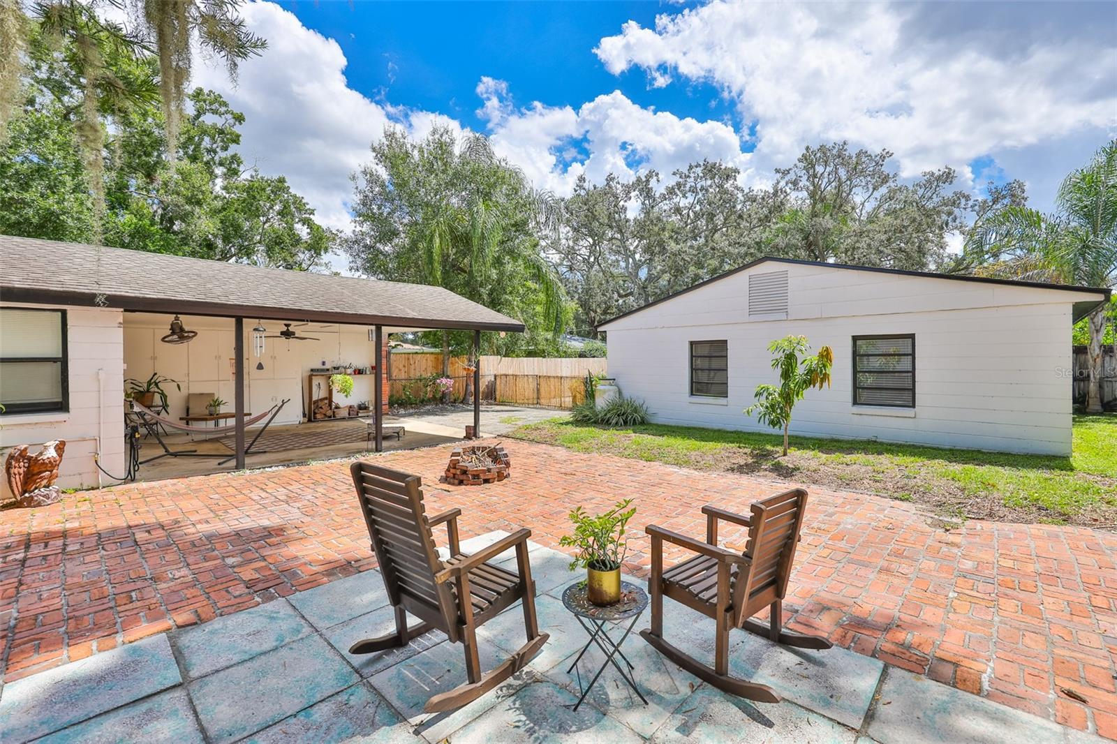 Listing photo id 35 for 10406 Cliff Circle