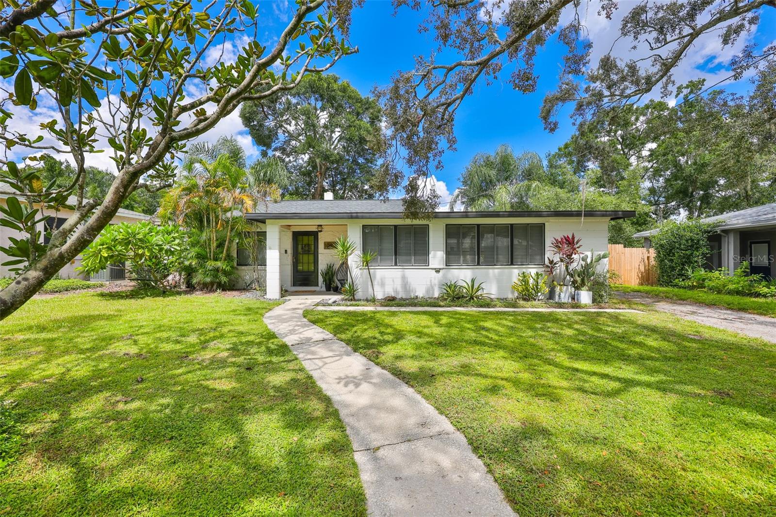 Listing photo id 38 for 10406 Cliff Circle