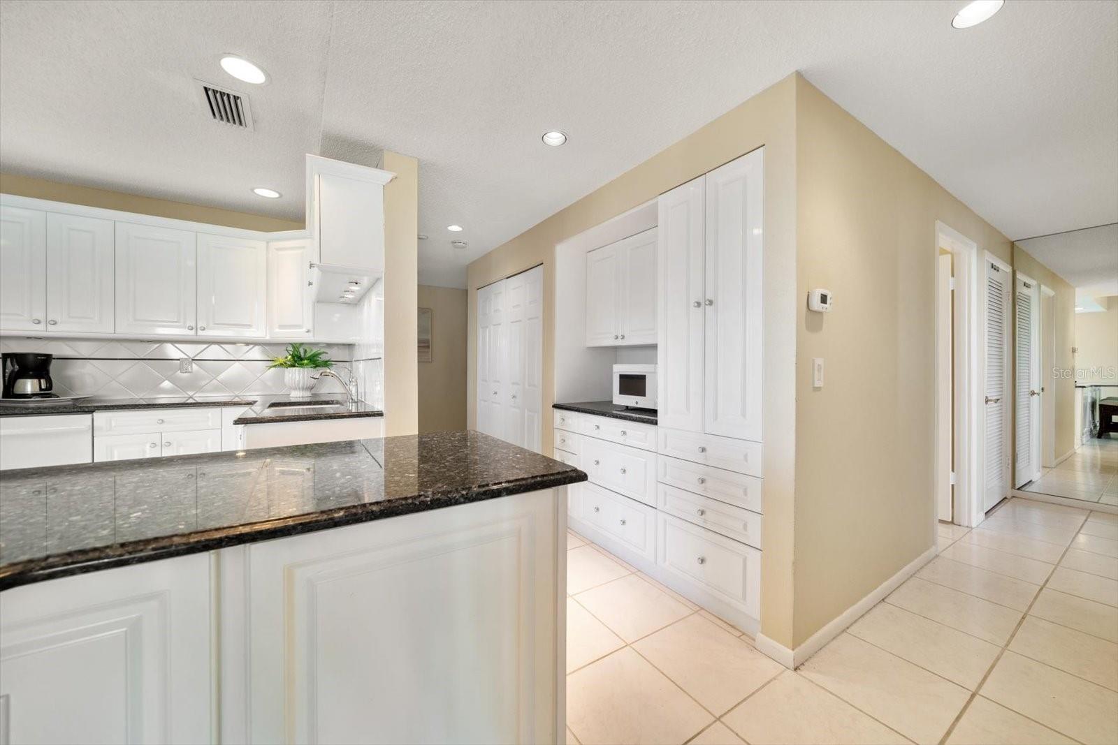 Image 17 of 57 For 4 Belleview Boulevard 507