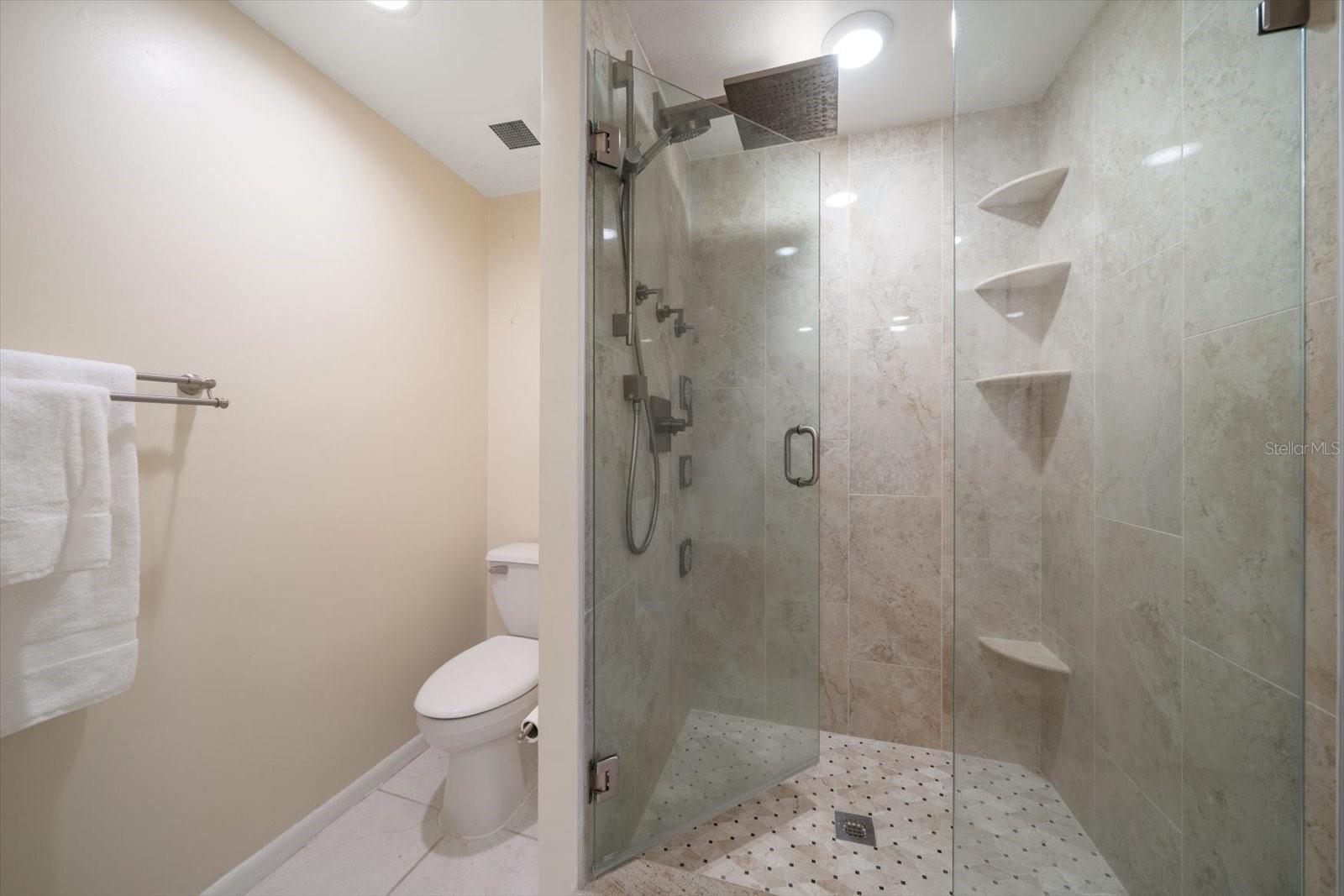 Image 31 of 57 For 4 Belleview Boulevard 507