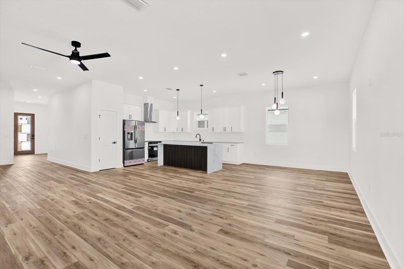 Image 12 of 36 For 6193 108th Avenue N