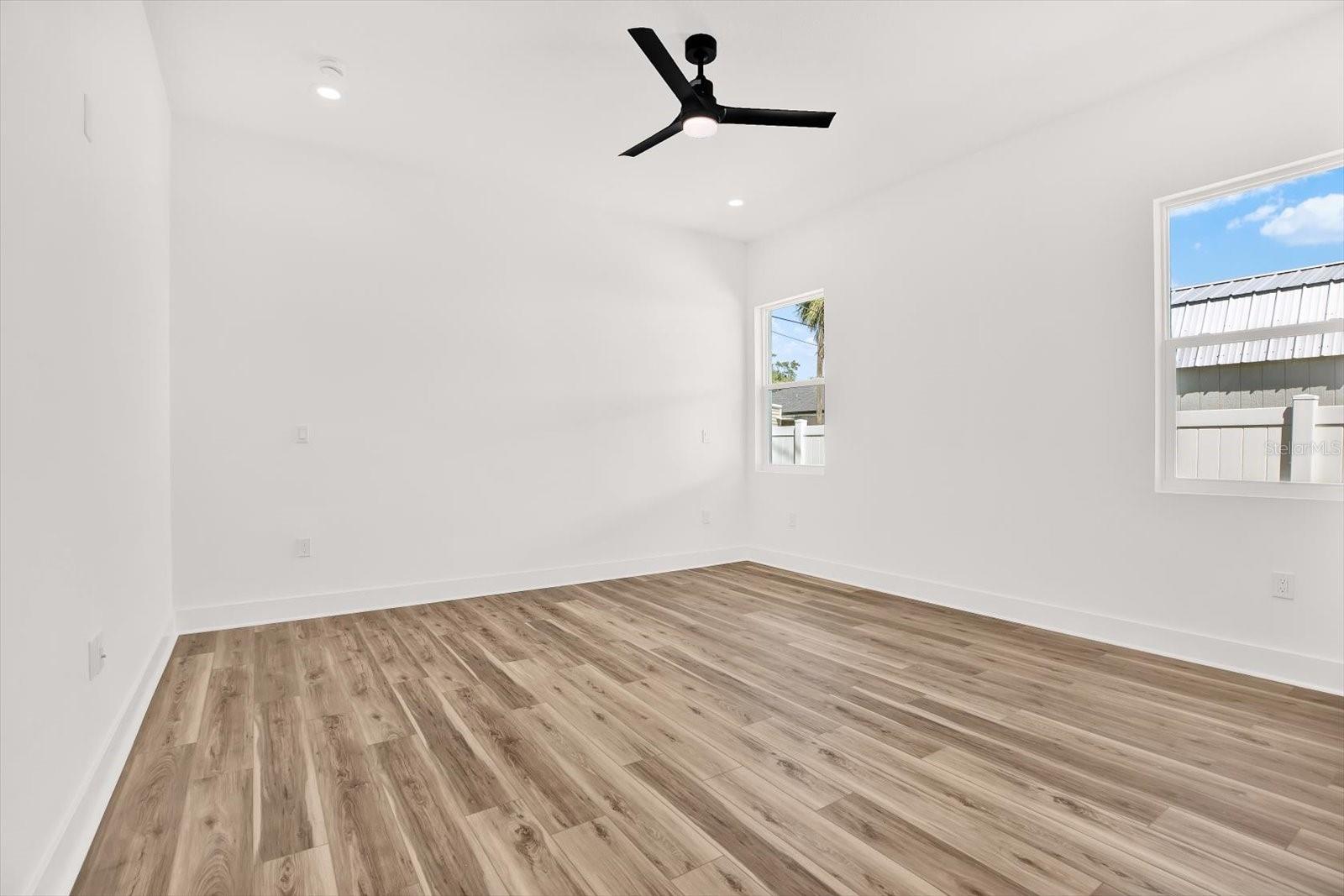 Image 17 of 36 For 6193 108th Avenue N