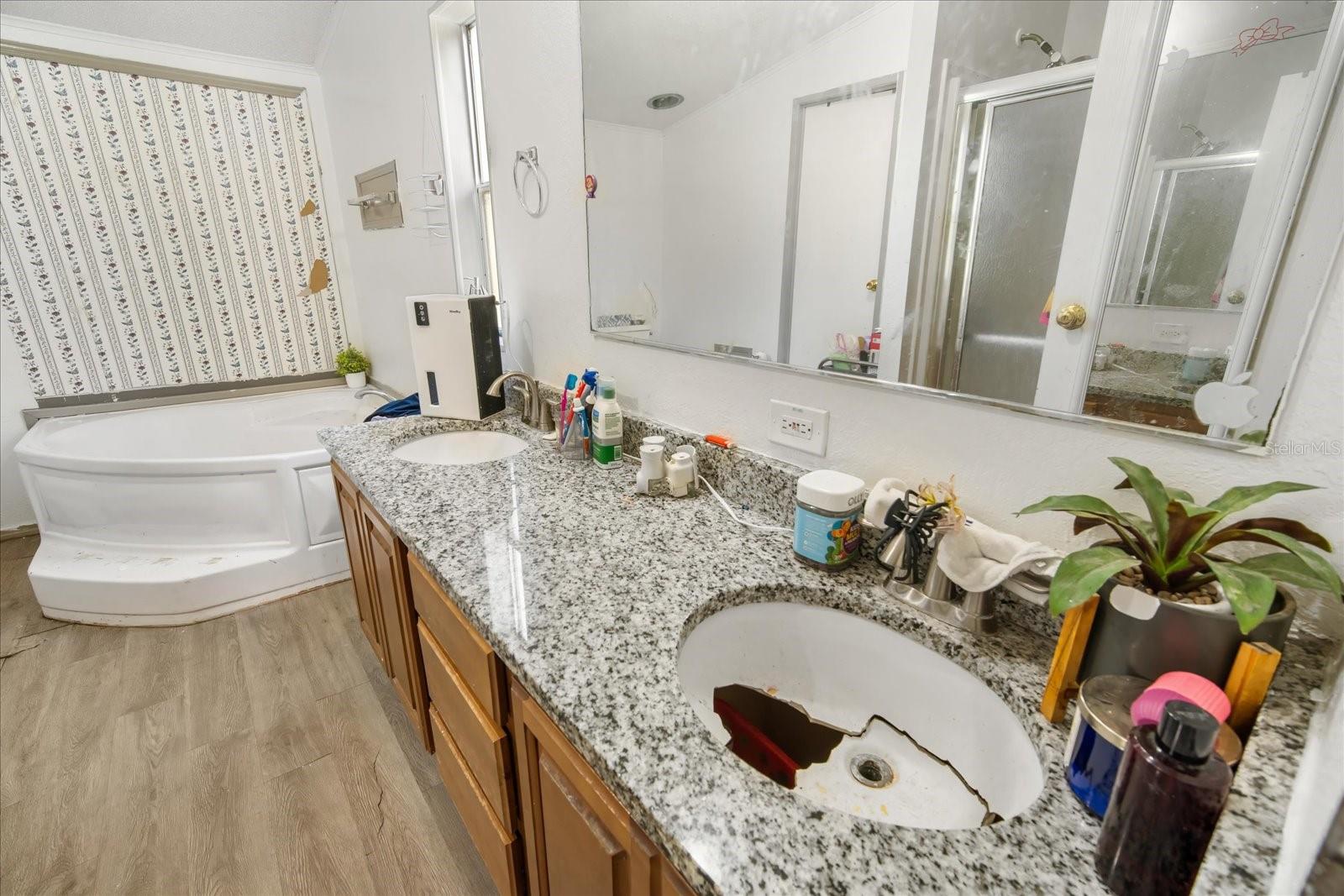 Image 15 of 23 For 4120 Laurel Crest Drive