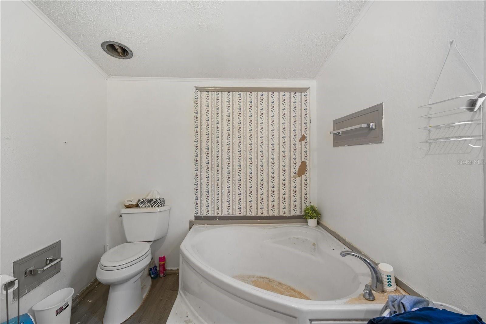 Image 16 of 23 For 4120 Laurel Crest Drive