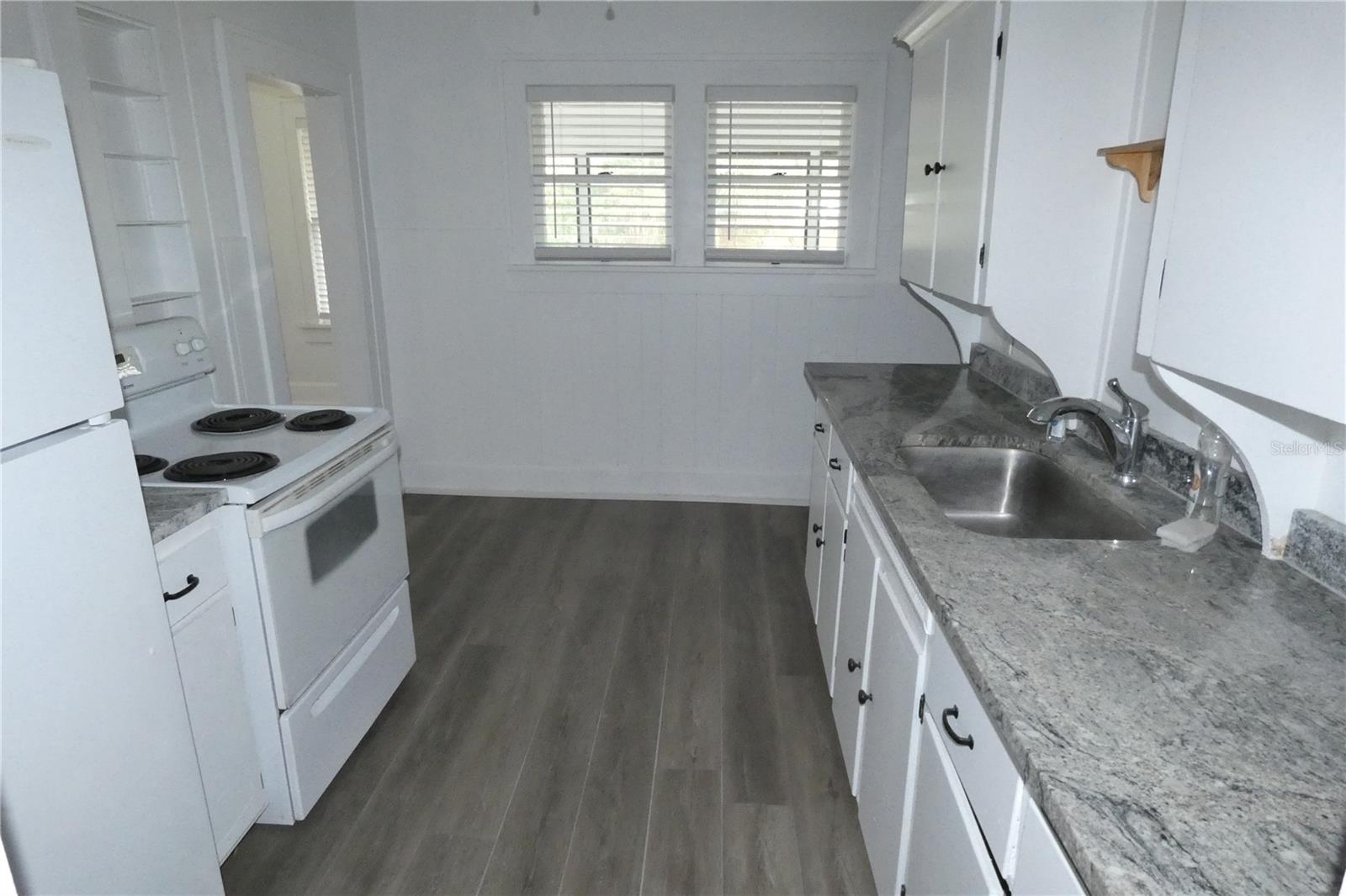 Image 7 of 15 For 2567 15th Avenue N
