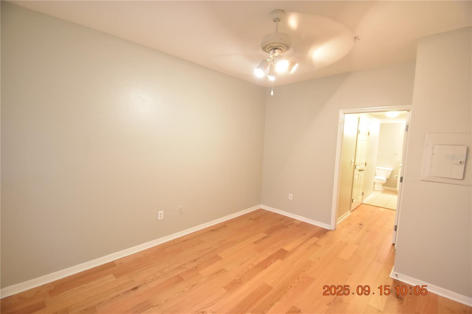 Image 26 of 49 For 1810 Palm Avenue 6201
