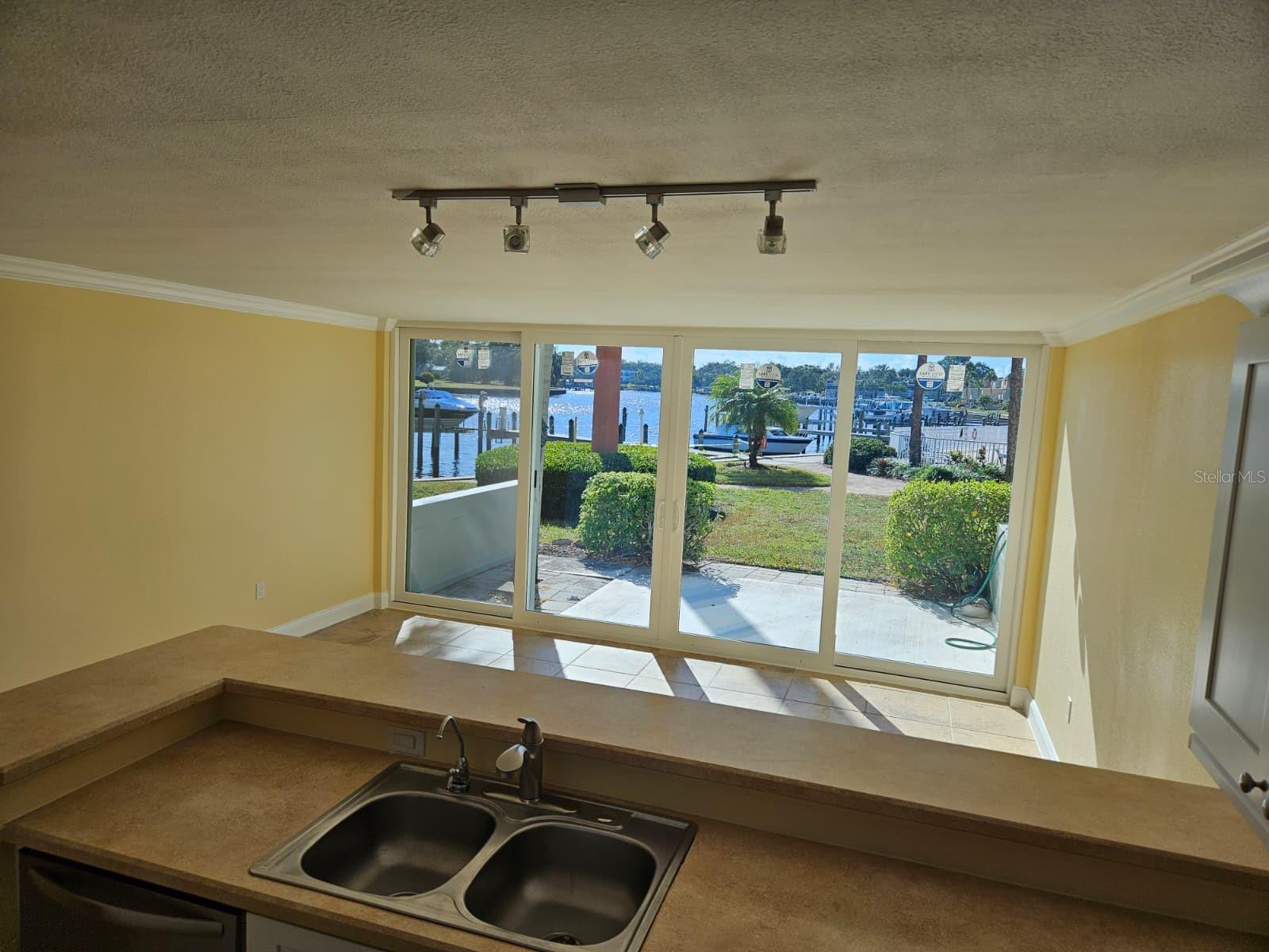 Image 10 of 14 For 2424 Tampa Bay Boulevard I102