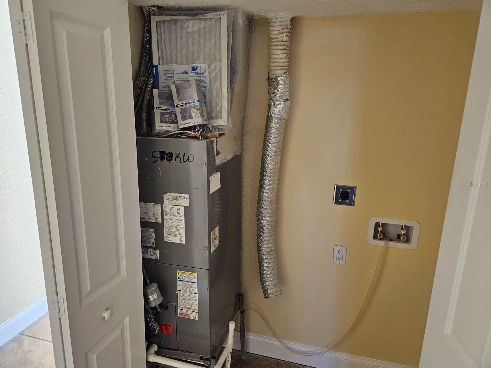 Image 3 of 14 For 2424 Tampa Bay Boulevard I102