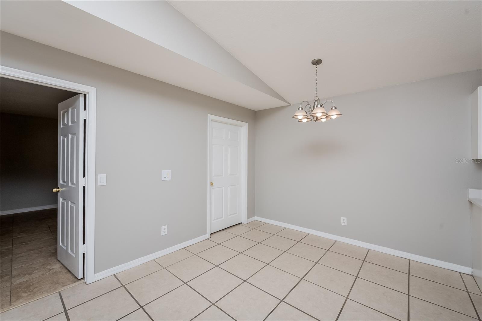 Image 4 of 16 For 828 Trina Lane