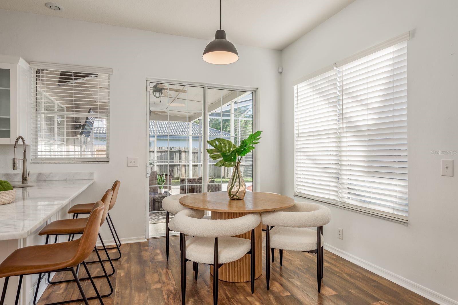 Listing photo id 9 for 12425 Seabrook Drive