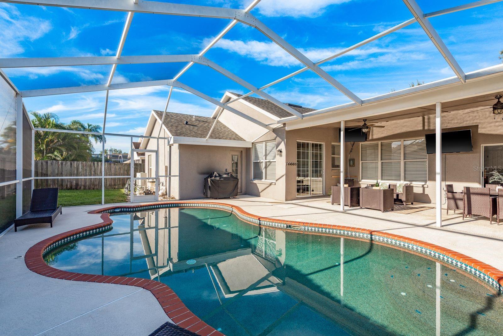 Listing photo id 0 for 12425 Seabrook Drive