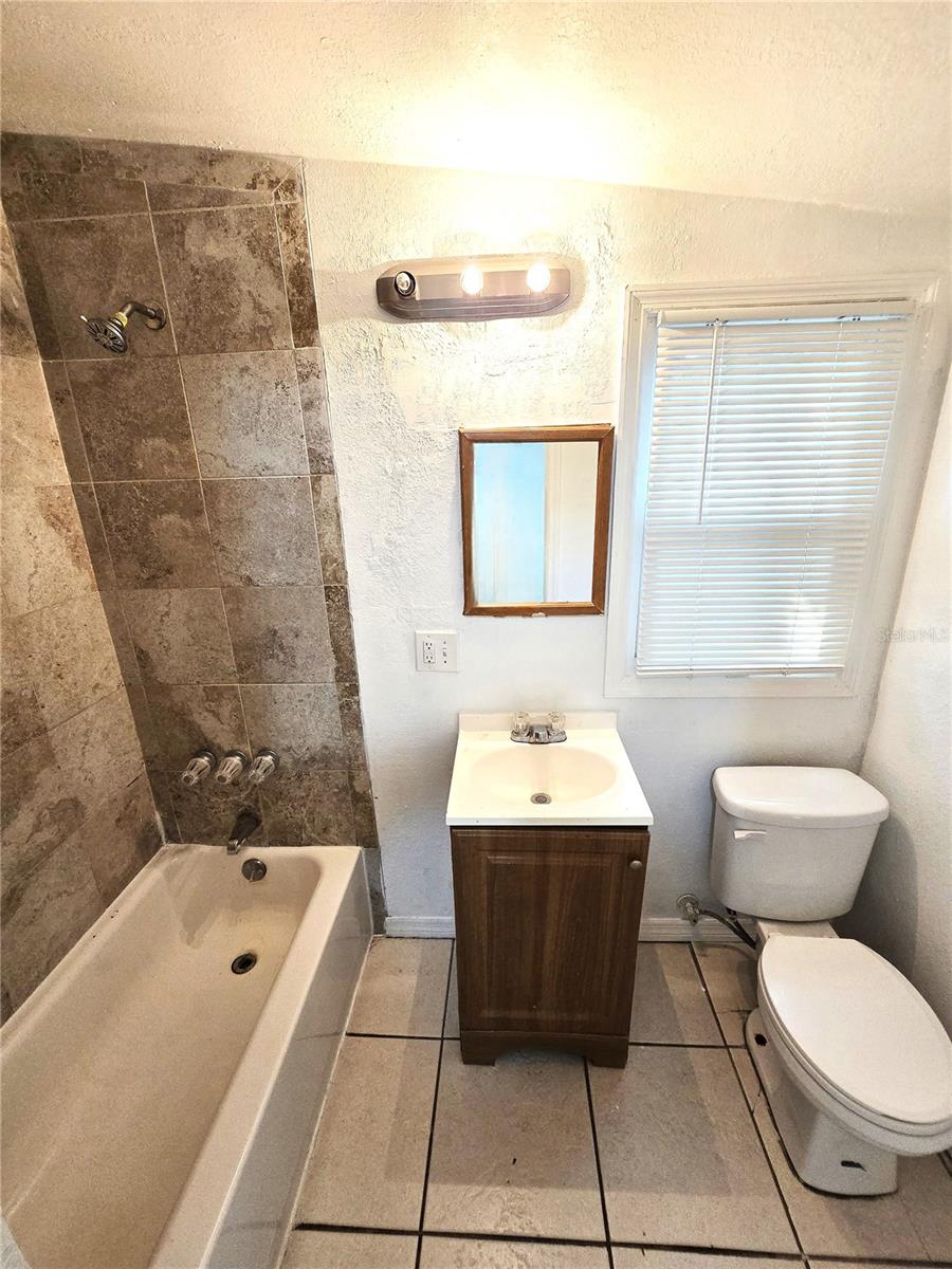 Image 12 of 25 For 835 Newton Avenue S