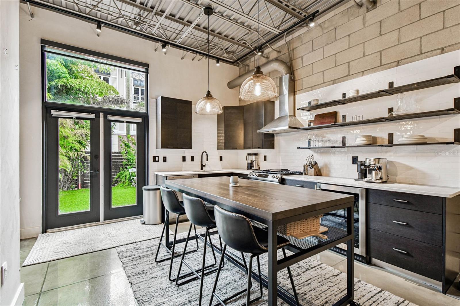 Image 3 of 35 For 2505 Azeele Street