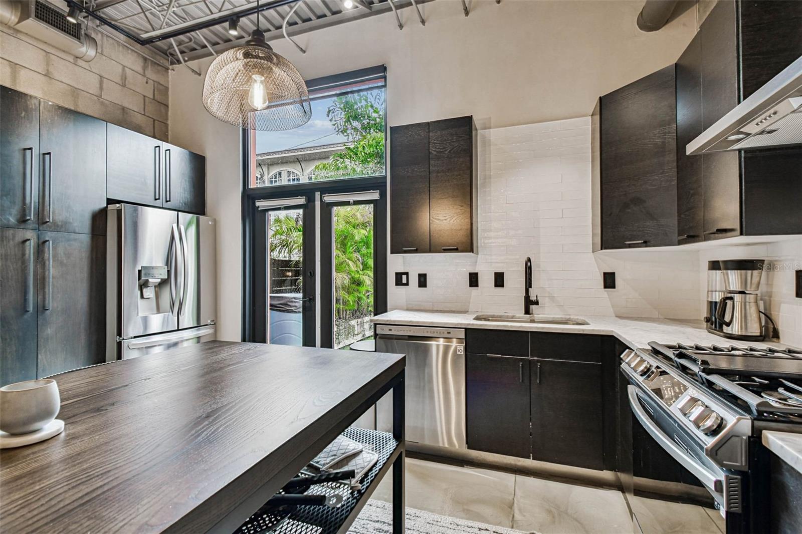 Image 4 of 35 For 2505 Azeele Street