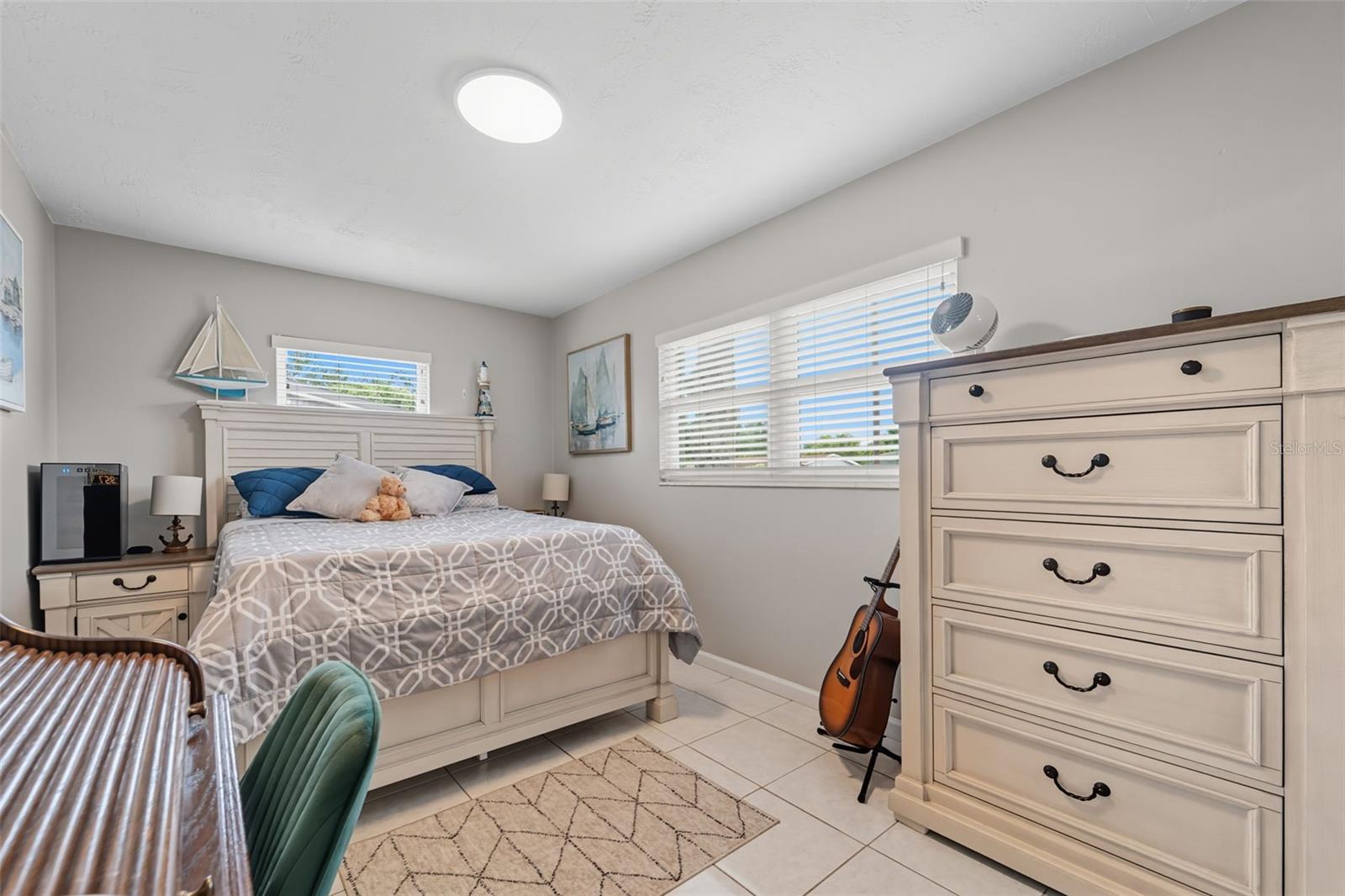 Image 10 of 25 For 5240 16th Avenue N