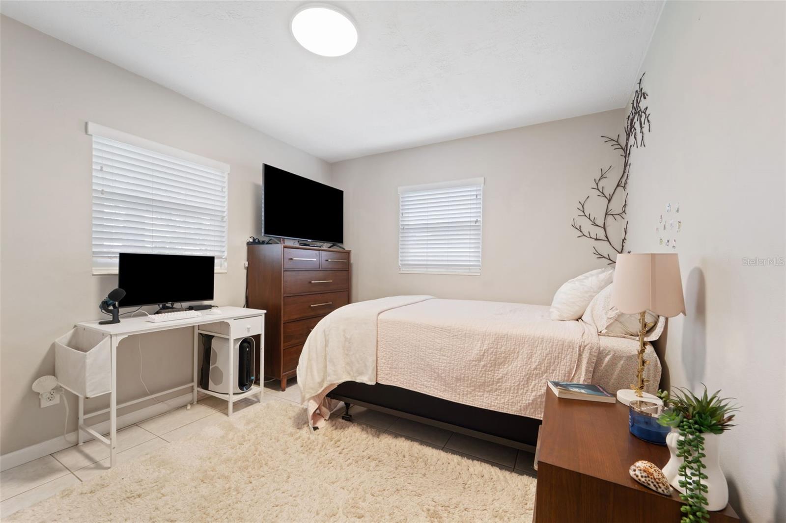 Image 13 of 25 For 5240 16th Avenue N