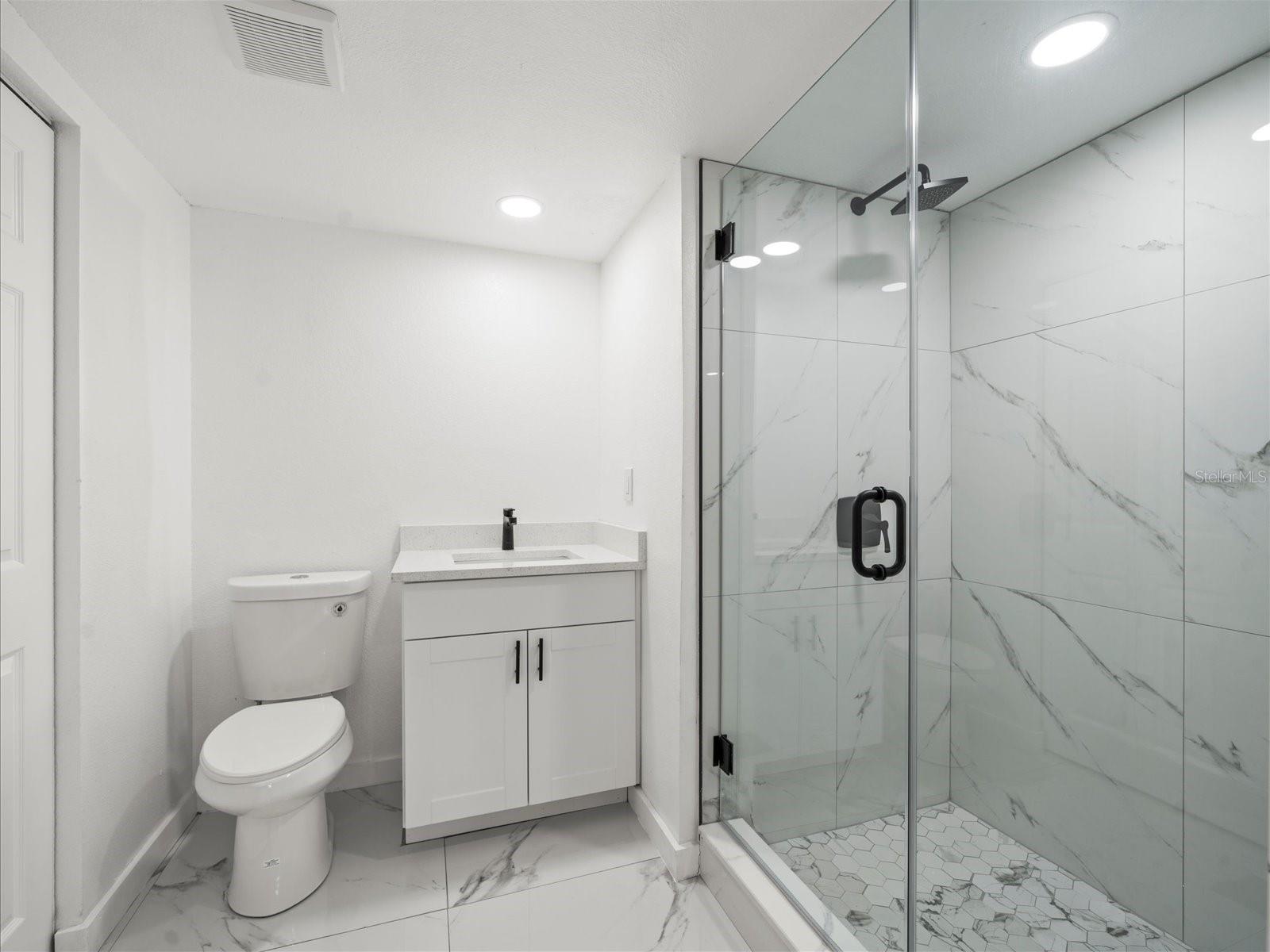 Image 19 of 23 For 7877 Niagara Avenue 1802