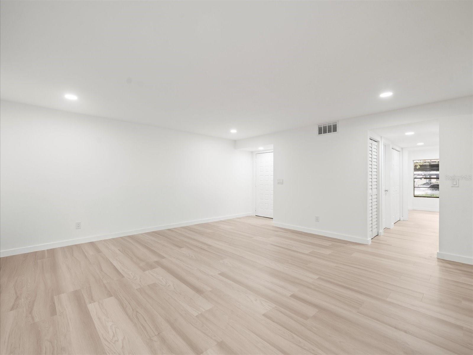 Image 7 of 23 For 7877 Niagara Avenue 1802