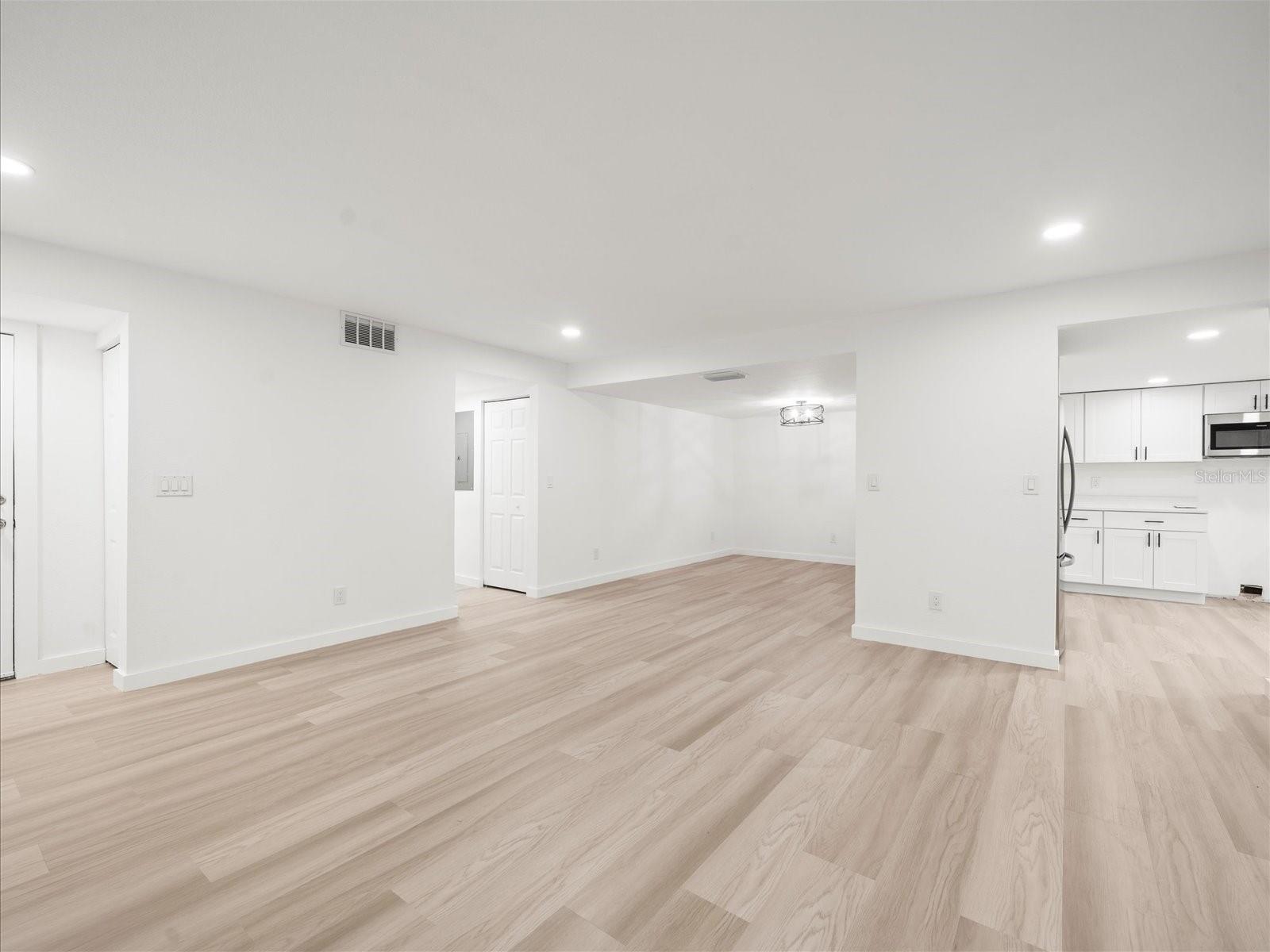 Image 8 of 23 For 7877 Niagara Avenue 1802