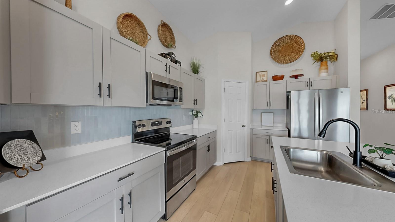 Image 13 of 32 For 12628 Tannencrest Drive