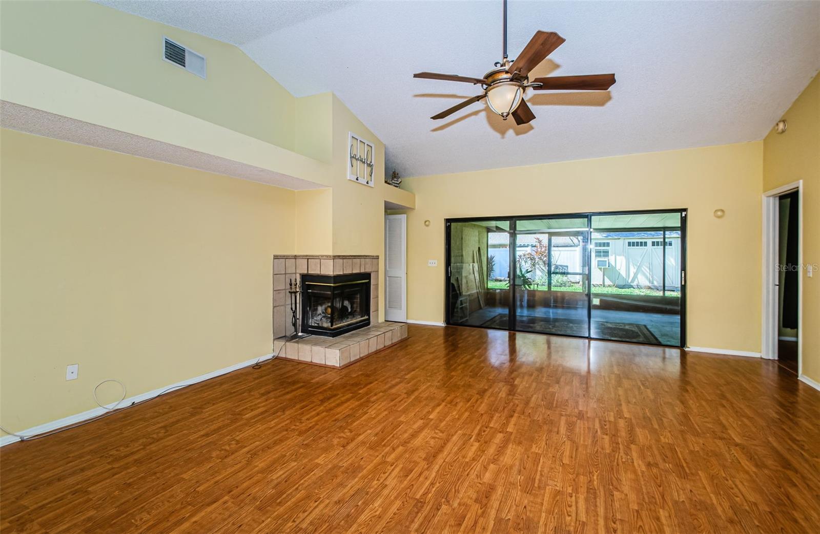 Listing photo id 11 for 9613 Cypress Brook Road