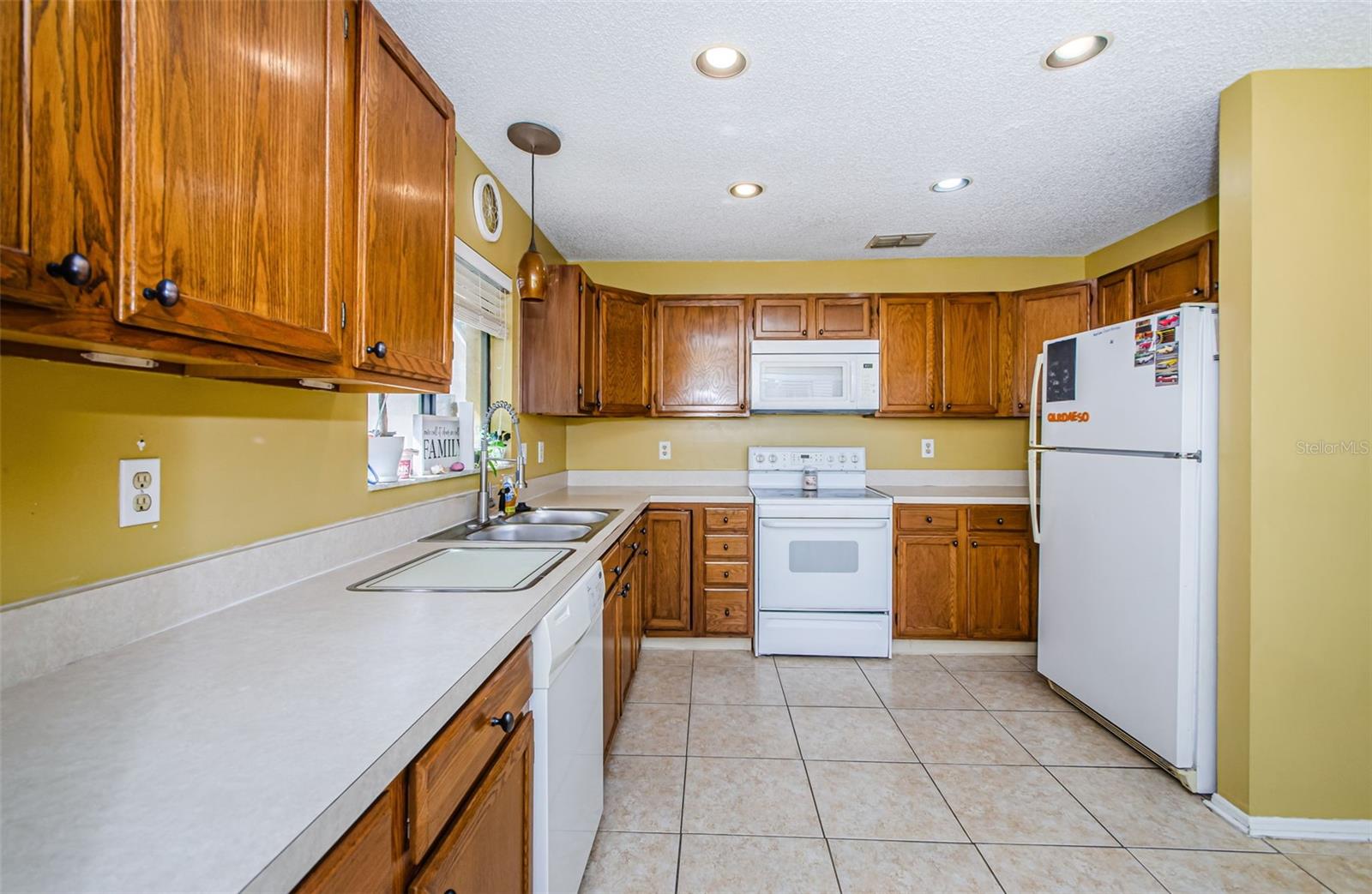 Listing photo id 13 for 9613 Cypress Brook Road