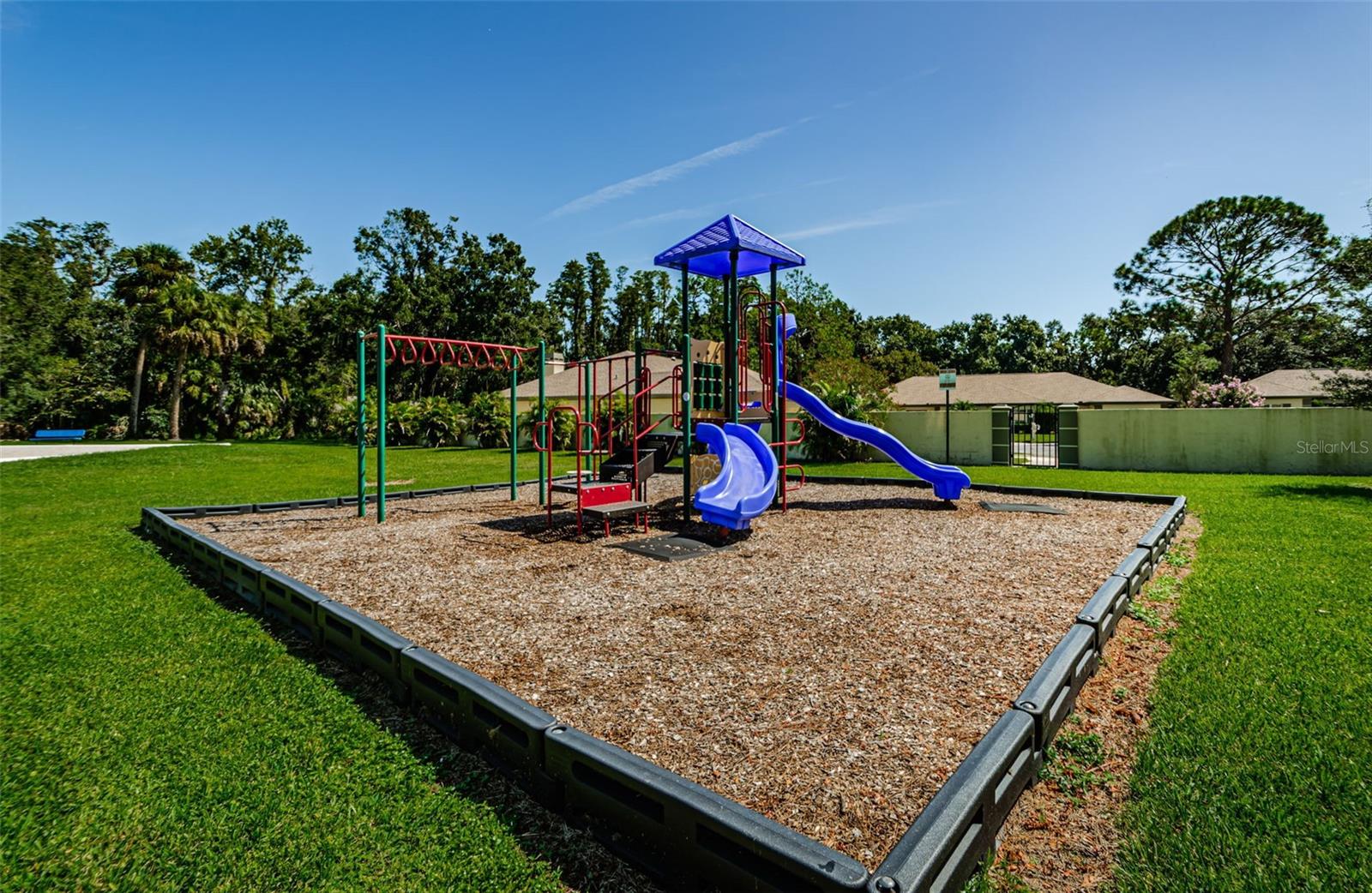 Listing photo id 40 for 9613 Cypress Brook Road