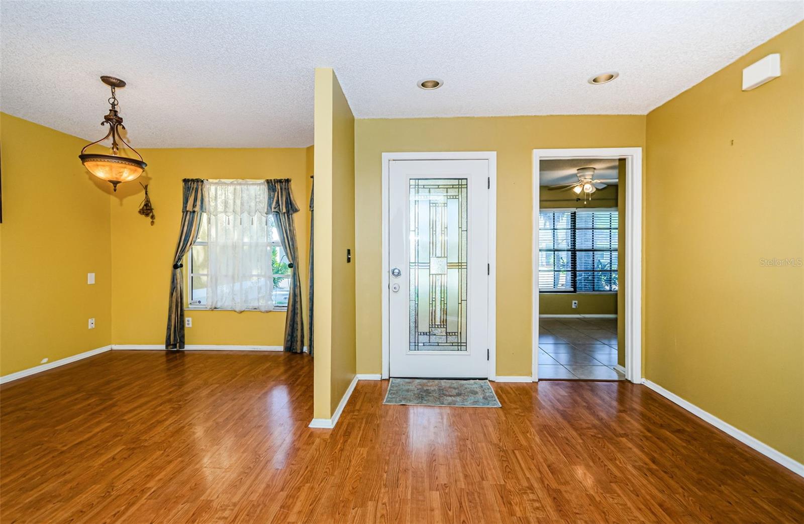Listing photo id 3 for 9613 Cypress Brook Road