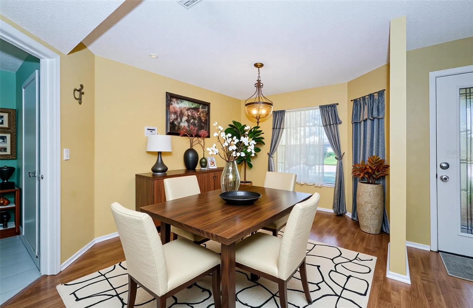 Listing photo id 4 for 9613 Cypress Brook Road