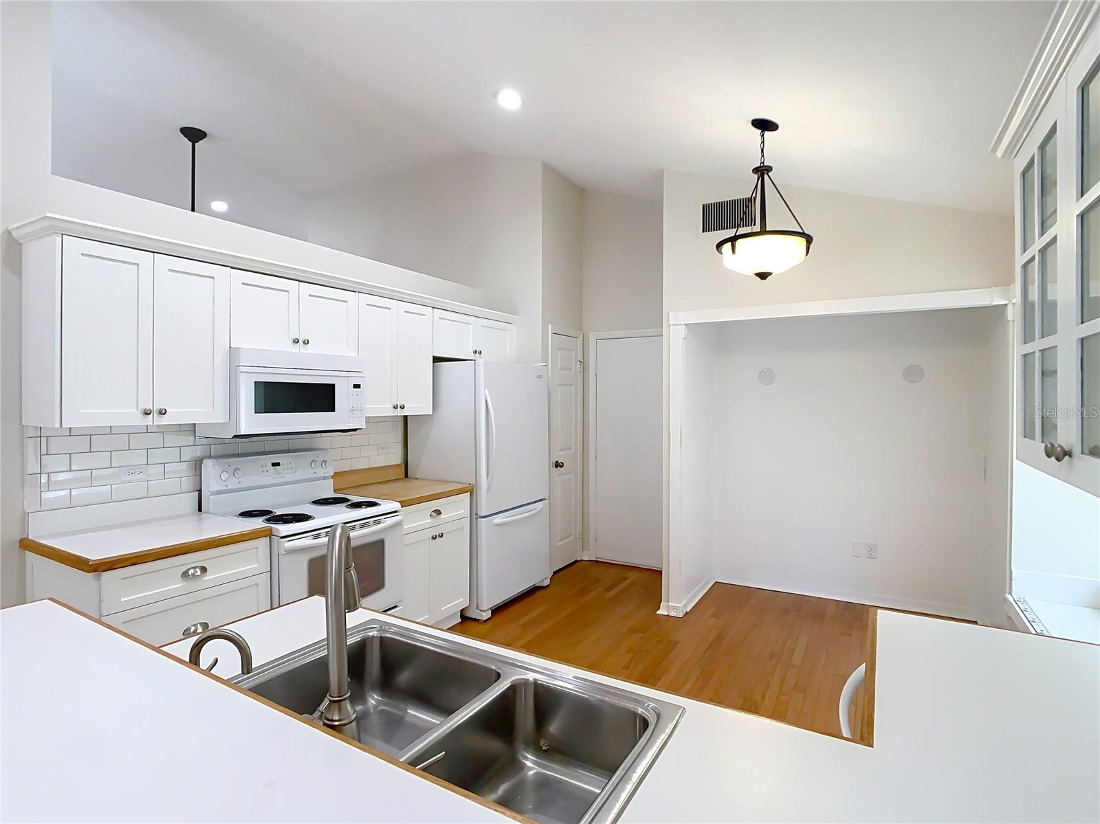 Image 9 of 57 For 28534 Fairweather Drive