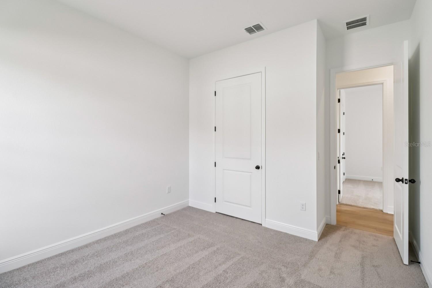 Image 30 of 39 For 422 Junonia Blvd