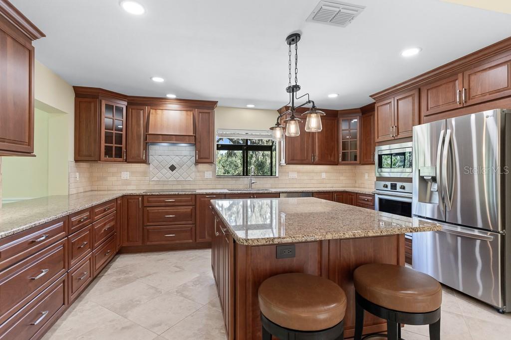 Image 10 of 70 For 2639 Royal Liverpool Drive