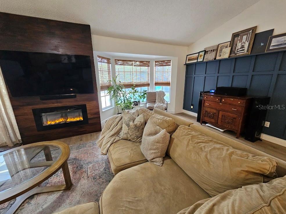 Image 7 of 43 For 1136 Mazarion Place